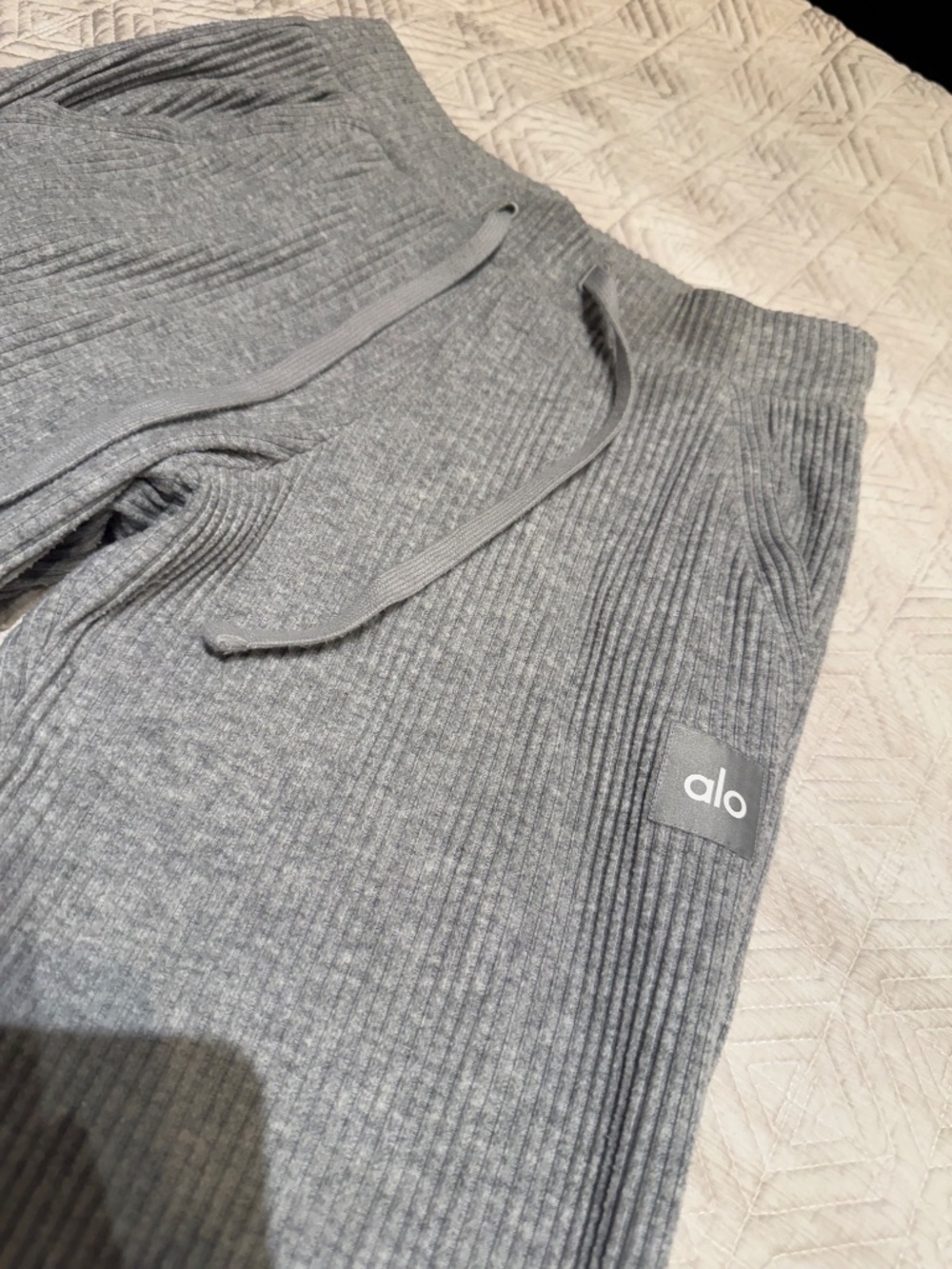 Muse Sweatpants, Heather Grey, Alo, Size XS - Picture 6 of 7